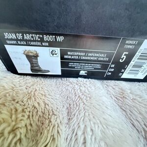 *NWT* Sorel Women’s Joan of Arc Waterproof Boots in Quarry Black size 5 with box